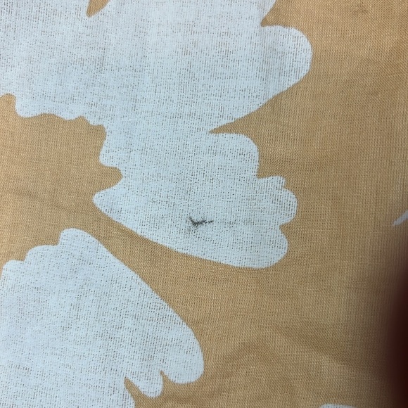 American Eagle Outfitters Peach Floral Skater Skirt NWT
Size: Small - Picture 4 of 6